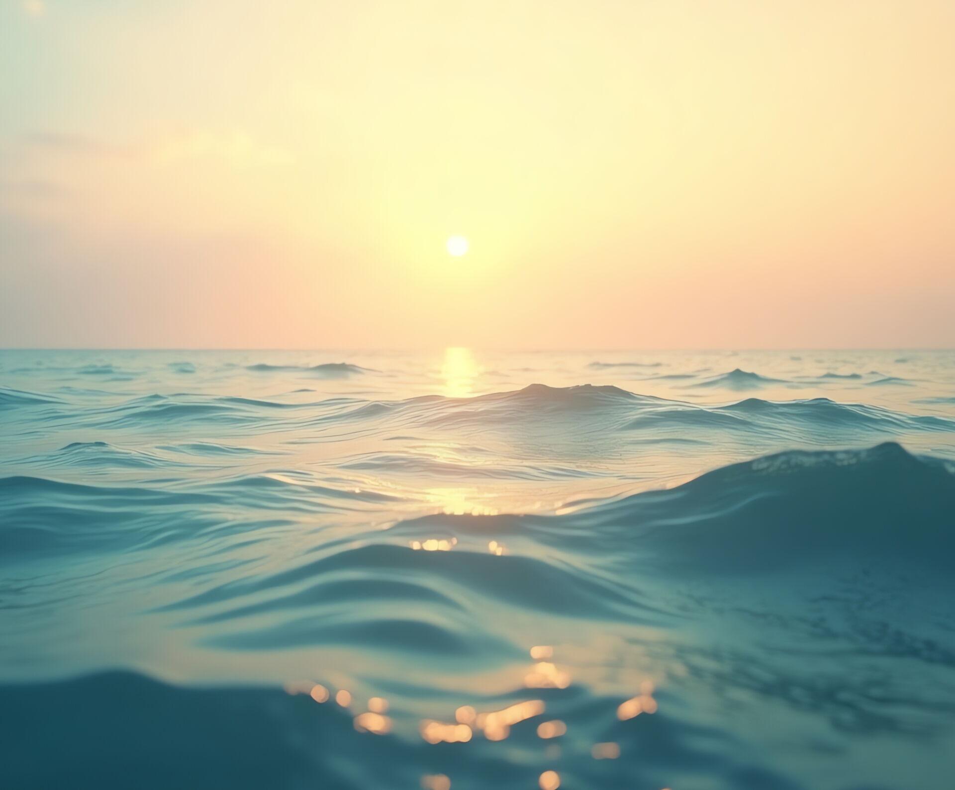 Wasser und Sonnenuntergang und leichten wellen